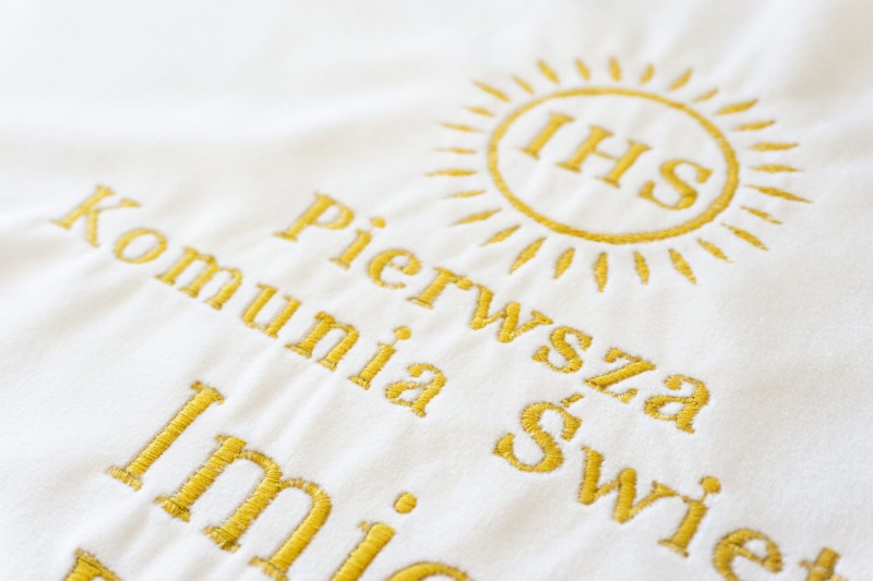 Poduszka pluszowa SERCE białe z haftem IHS