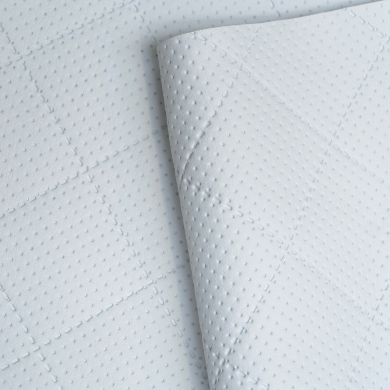 Ekoskóra METALIC WHITE pikowana w romby 5x5 cm